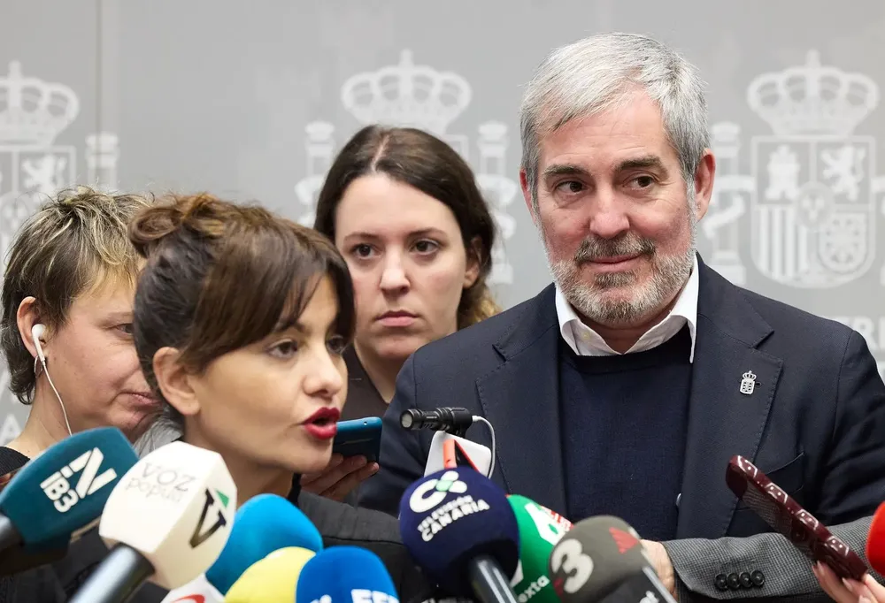 fernando-clavijo-alcanza-acuerdo-con-sira-rego-ministra-infancia-para-reparto-menores-migrantes-no-acompañados