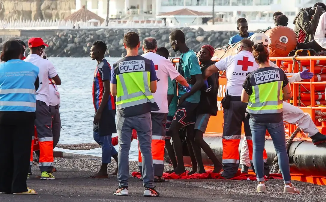 migrantes-muelle-arquineguin-gran-canaria