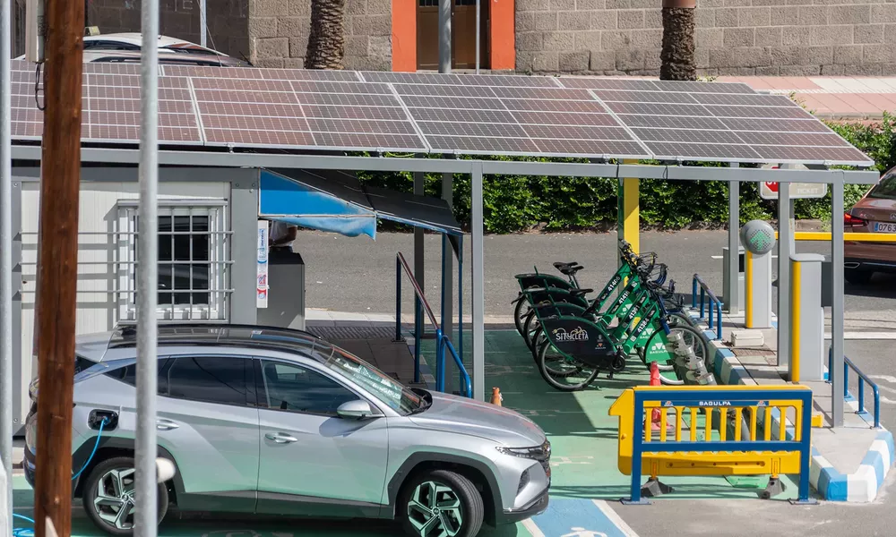 Aparcamiento Subida Mata_placas fotovoltaicas