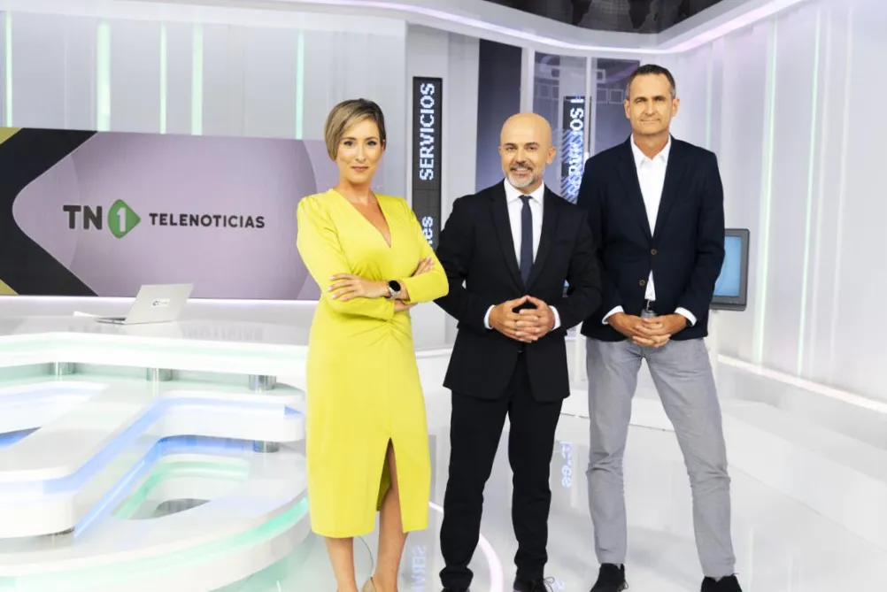 television-canaria-arranca-nueva-temporada-servicios-informativos_telenoticias1_paco-luis-quintana-alicia-suarez-y-armando-vallejo