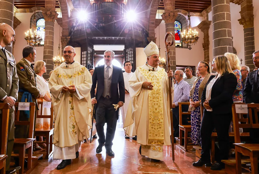dia-del-pino-en-teror_santa-misa-y-procesion-de-la-virgen-del-pino_2