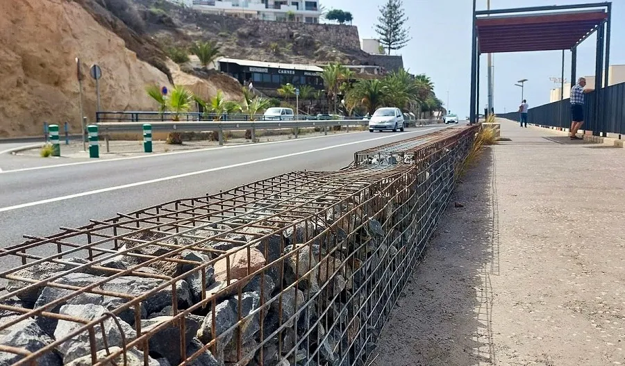 mogan-renueva-barandilla-y-muro-del-paseo-peatonal-entre-arguineguin-y-patalavaca