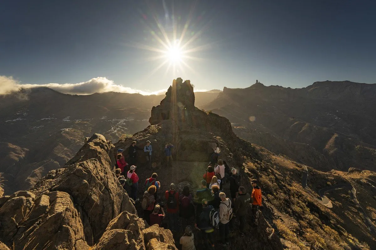 sol-y-almogaren-bentayga-reciben-al-otoño