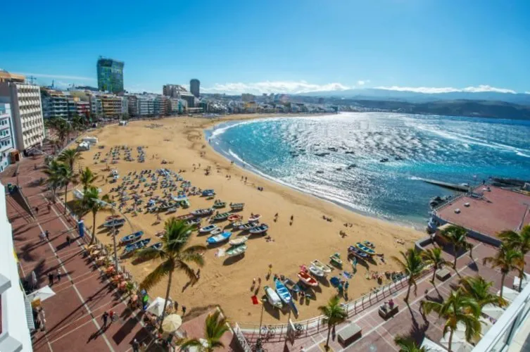 gran-canaria-declarada-en-riesgo-extremo-por-radiaciones-ultravioleta-en-toda-la-isla