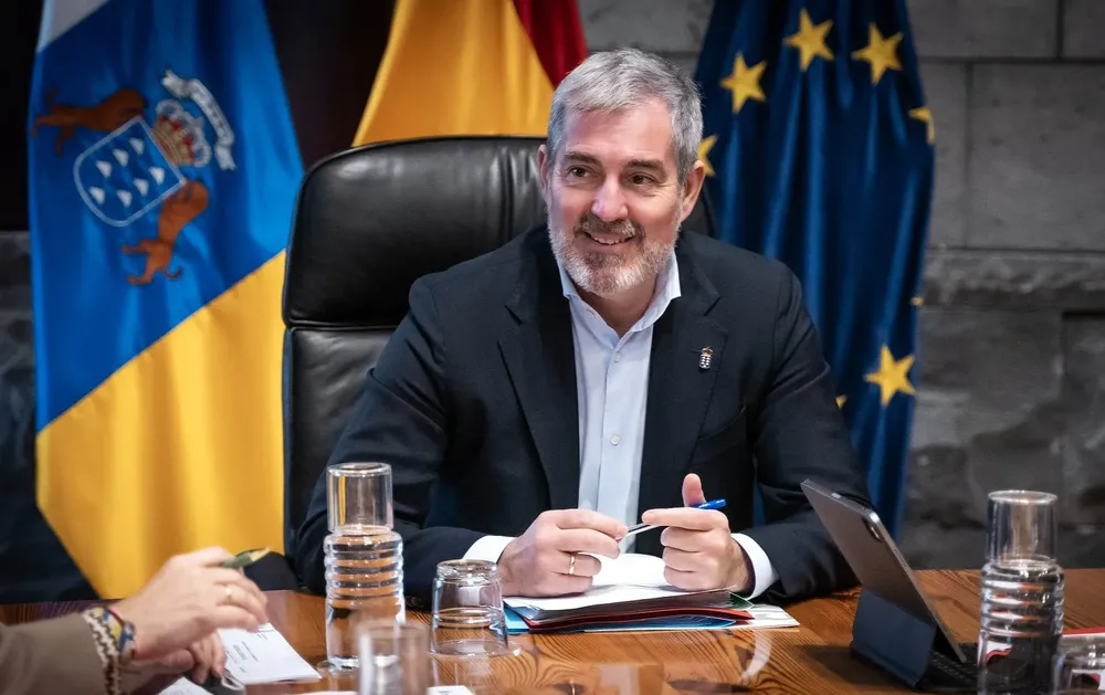 clavijo-viaja-a-paris-y-estrasburgo-en-busca-de-aliados-ante-la-crisis-migratoria