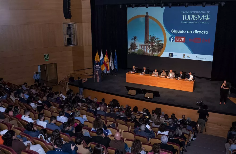 acto inaugural de la X edición del Foro Internacional de Turismo de Maspalomas.