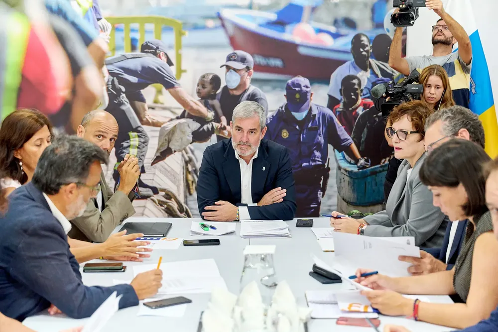 fernando-clavijo-se-reune-en-madrid-con-ong-para-abordar-emergencia-migratoria