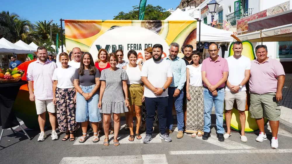 onalia-bueno-en-feria-mango-y-aguacate-mogan