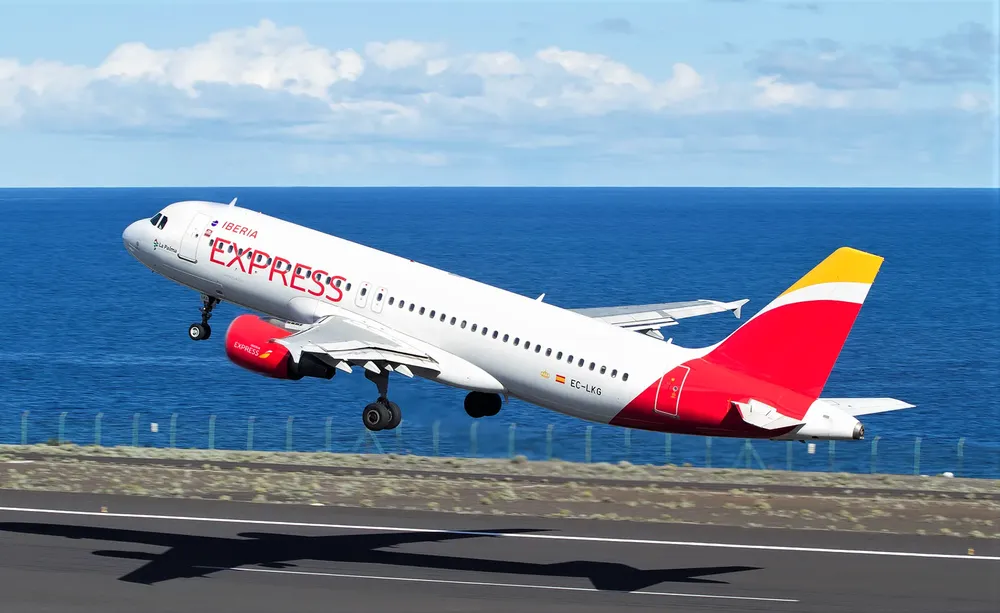 IberiaExpress-I-la-gaceta-noticias-gran-canaria iberia express apuesta por gran canaria en temporada de invierno I la gaceta de gran canaria I noticias gran canaria