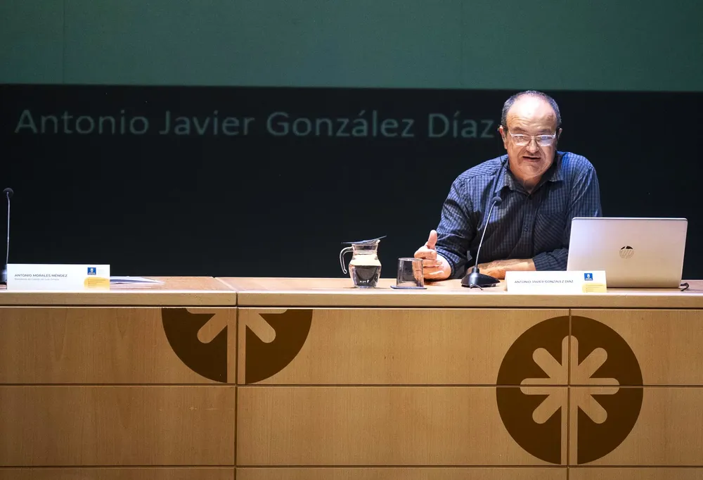 leche-espesa_antonio-javier-gonzalez-diaz