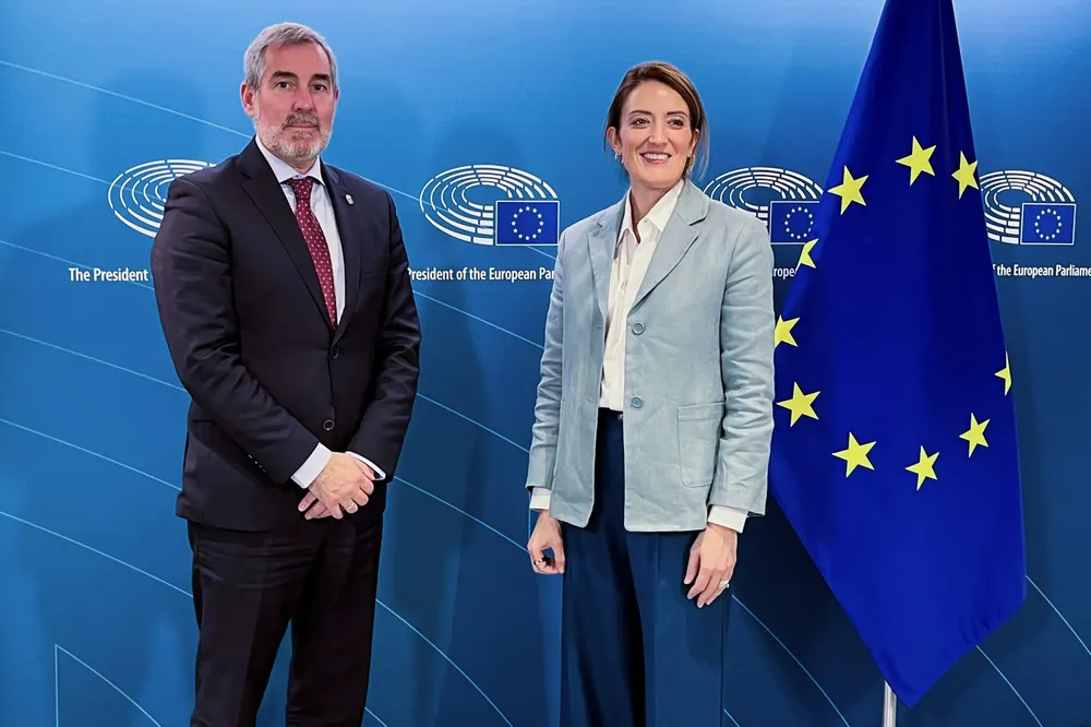 fernando-clavijo-y-roberta-metsola-reunion-bruselas