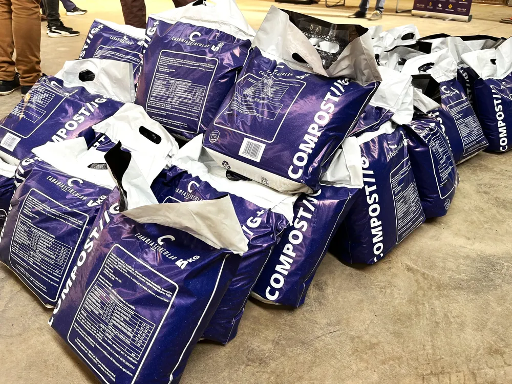 canarias-circular-g-el-compost-sostenible-sin-malos-olores-de-ayagaures-medio-ambiente sacos de canarias circular g+ compost sostenible de ayagaures medioambiente, del grupo perez moreno