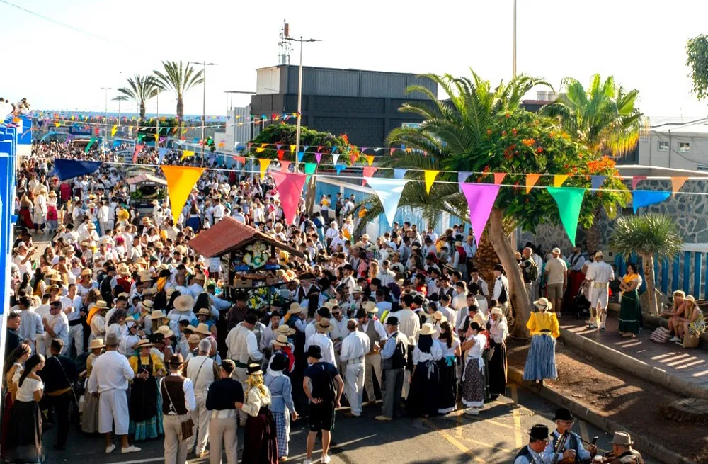 arguineguin-reune-a-miles-de-devotos-en-la-romeria-ofrenda-a-la-virgen-del-carmen