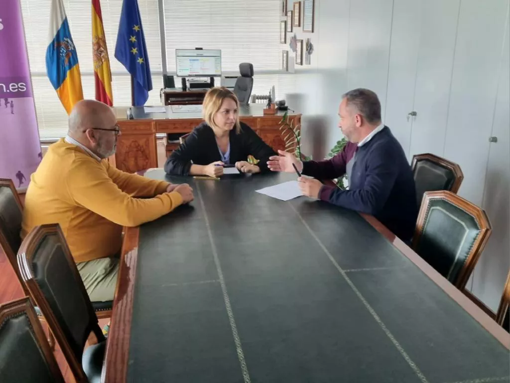 EEB91E9D-6A84-4B14-8CEA-08EDEB97E514 (1)