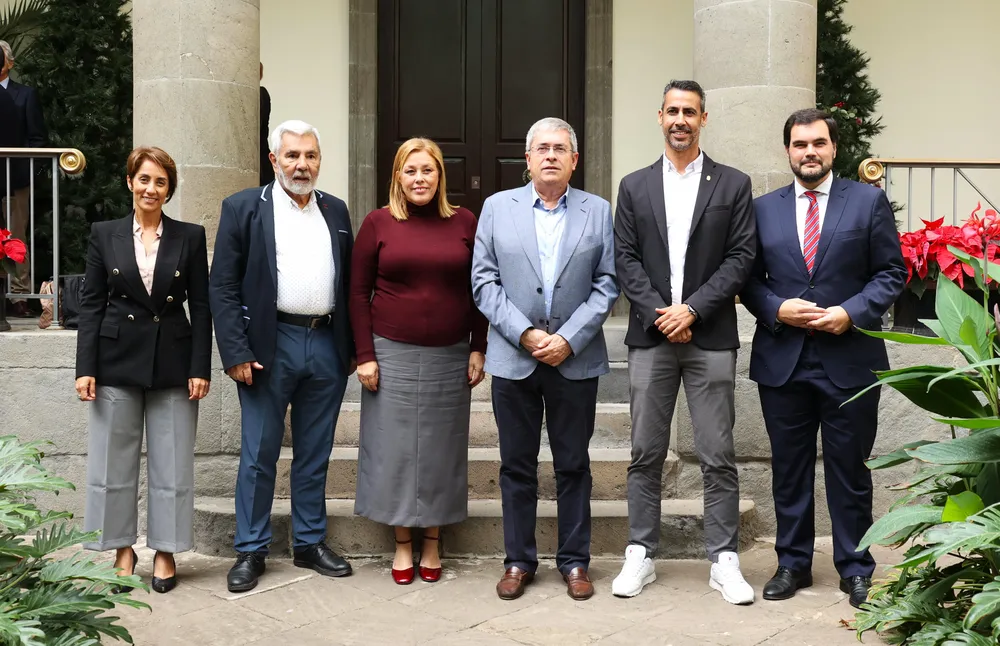 alcaldes-asociacion-municipios-turisticos-de-canarias-con-astrid-perez