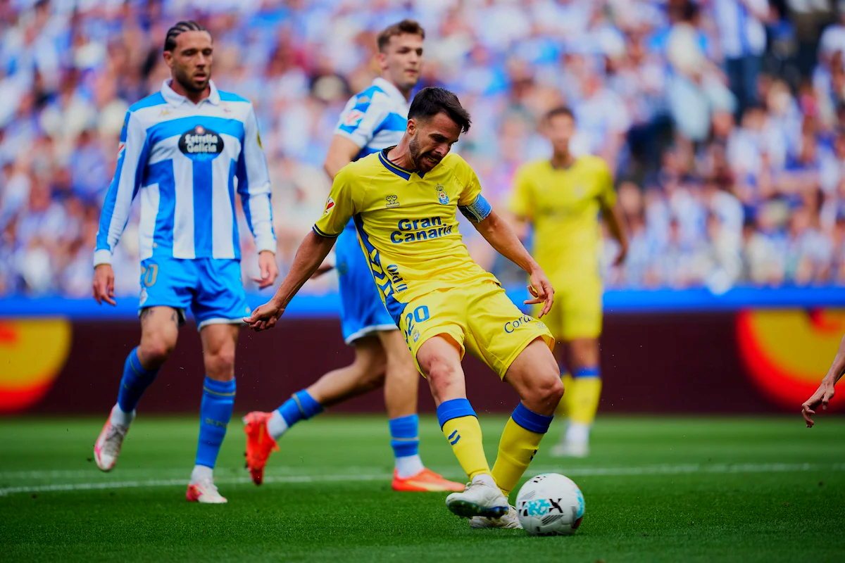 Las-Palmas-gana-en-Riazor-al-Depor-y-se-clasifica-para-playoff