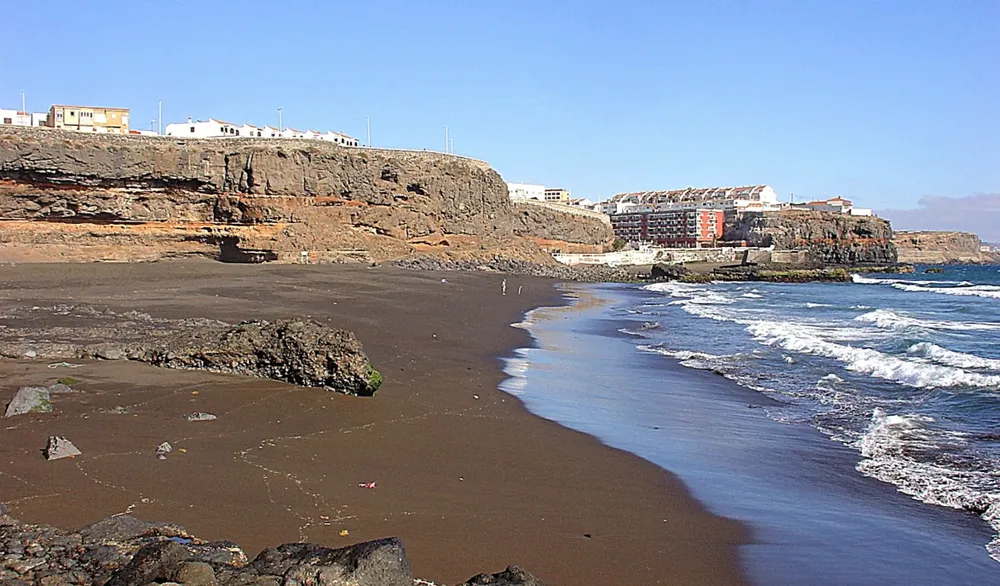 maria-calderin-I-telde-limpieza-de-choque-en-playas-san-borondon-y-palos-I-la-gaceta-noticias-gran-canaria limpieza de choque playas san borondon y palos en telde I maria calderin concejala playas telde I la gaceta de gran canaria I noticias gran canaria