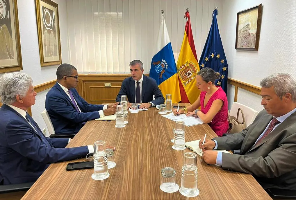 manuel-dominguez-y-jessica-de-leon-reunion-cabo-verde-I-la-gaceta-noticias-gran-canaria