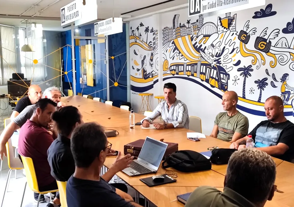 david-suarez-reunion-guaguas-municipales