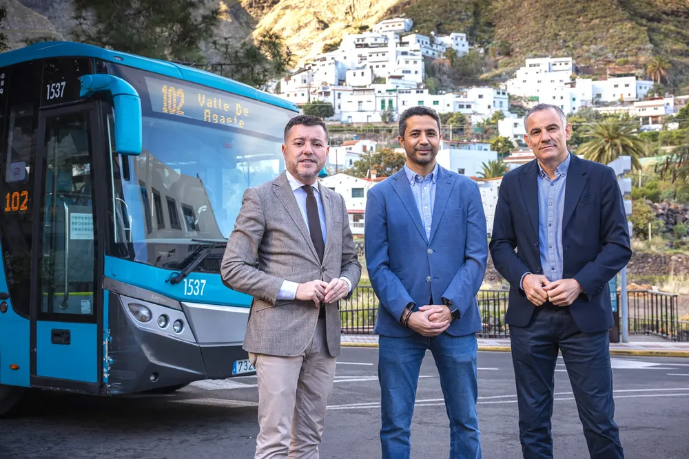 global-aumenta-los-servicios-entre-galdar-y-el-valle-de-agaete_noticias-de-gran-canaria Global aumenta los servicios entre Gáldar y el Valle de Agaete I Teodoro Sosa, alcalde de Gáldar; Jesús González, alcalde de Agaete; y Víctor Quintana, director general de Global I la gaceta de gran canaria I noticias de gran canaria