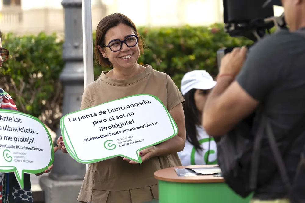 asociacion-espanola-contra-el-cancer-las-palmas-presenta-campaña-de-sol-lapielquecuido