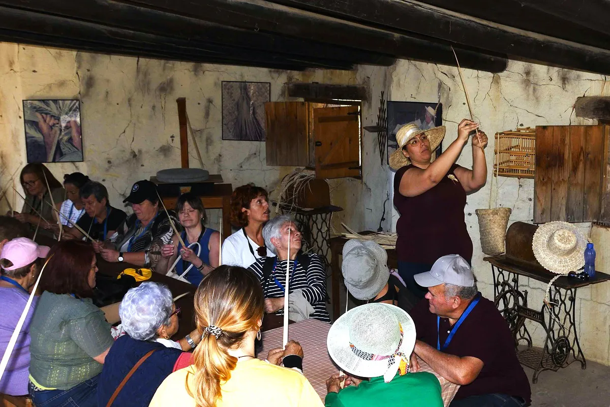 encuentro-mujeres-por-reserva-biosfera-de-gran-canaria-en-veneguera