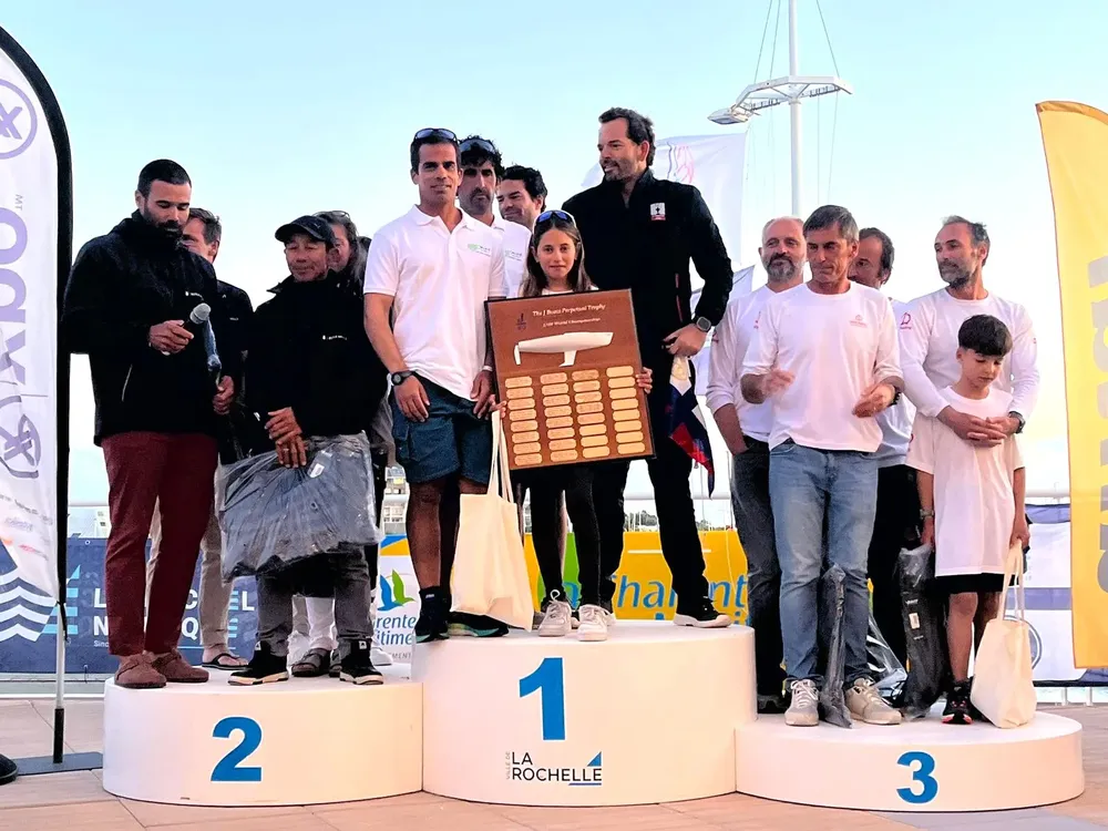 javier-y-alberto-padron-y-alba-ponce-se-proclaman-campeones-del-mundo-de-vela-en-francia