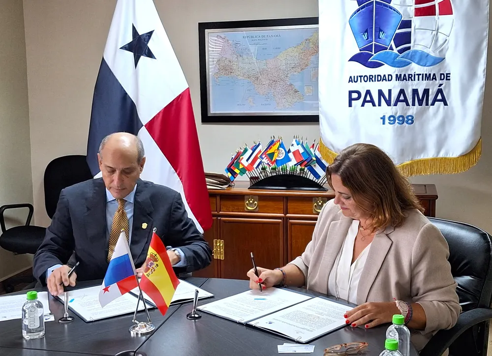 autoridad-portuaria-de-las-palmas-firma-acuerdo-con-la-autoridad-maritima-de-panama